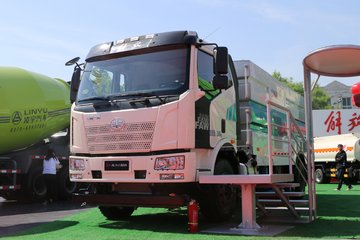 一汽解放 J6L 220马力 4X2扫路车(海德牌)(国六)(CHD5180TXSJFE6)