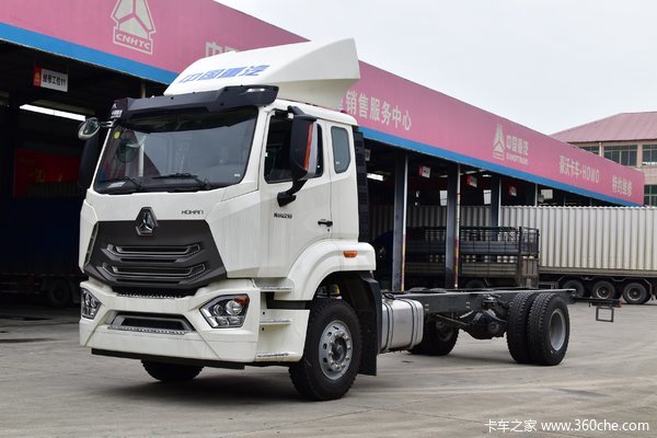 中国重汽 豪瀚N5G中卡 240马力 4X2 6.75米栏板载货车(8挡)(ZZ1185K5113E1)