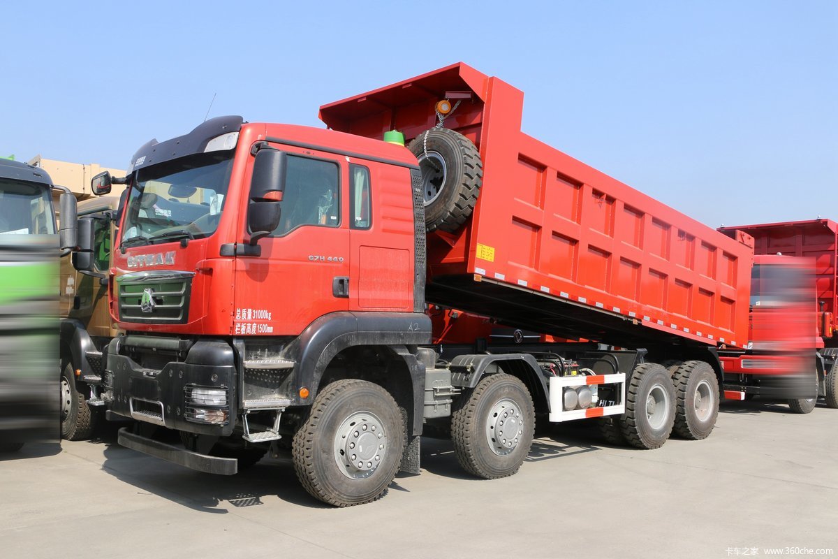 中国重汽 汕德卡SITRAK G7H重卡 标重版 440马力 8X4 7米自卸车