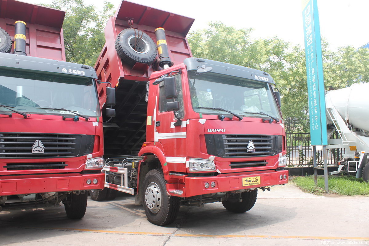 中国重汽 HOWO重卡 380马力 6X4 5.6米自卸车