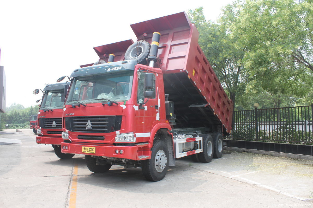 中国重汽 HOWO重卡 336马力 6X4 5.6米自卸车