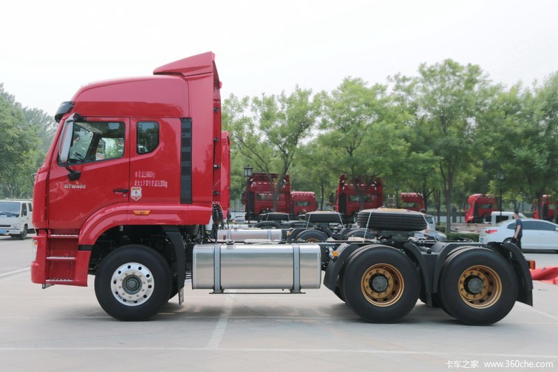 【图】中国重汽 豪瀚n7w重卡 400马力 6x4牵引车(zz4255n3246e1)_实拍