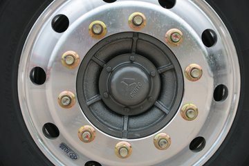 中国重汽豪瀚n7w重卡400马力6x4牵引车zz4255n3246e1