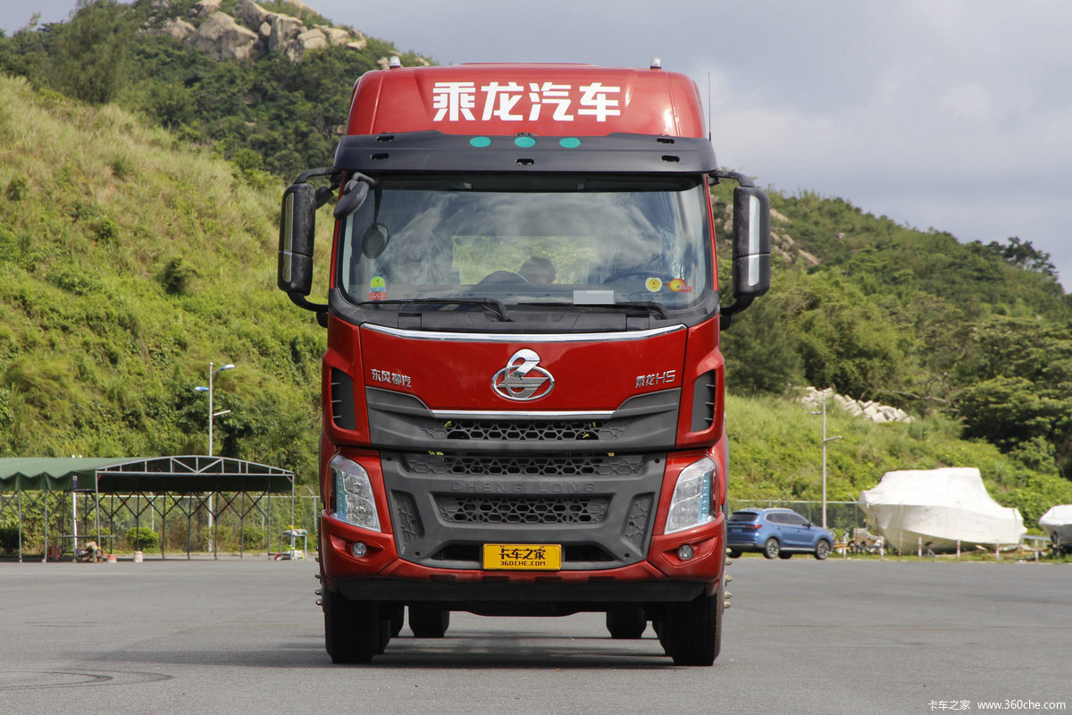 东风柳汽 乘龙H5中卡 220马力 4X2 6.8米仓栅式载货车