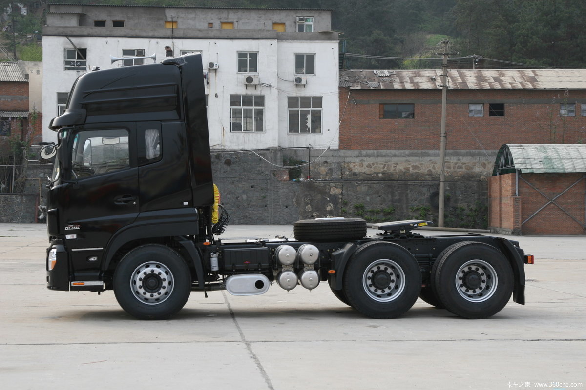 东风 天龙重卡 420马力 6x4 牵引车(黑金刚)(dfl4251a10)
