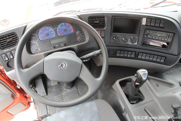东风商用车 天龙重卡 375马力 6x4 牵引车(dfl4251a10)驾驶室图片