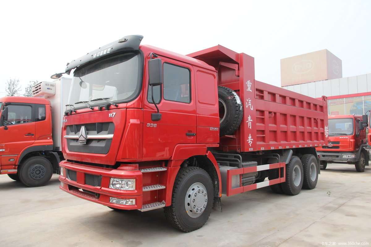 中国重汽 HOKA H7系重卡 266马力 6X4 6.7米自卸车
