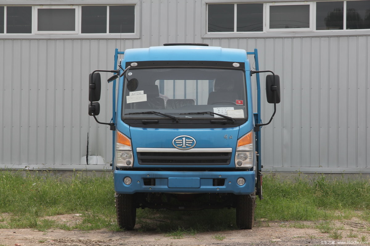 青岛解放 赛龙中卡 120马力 4X2 5.8米排半厢式载货车