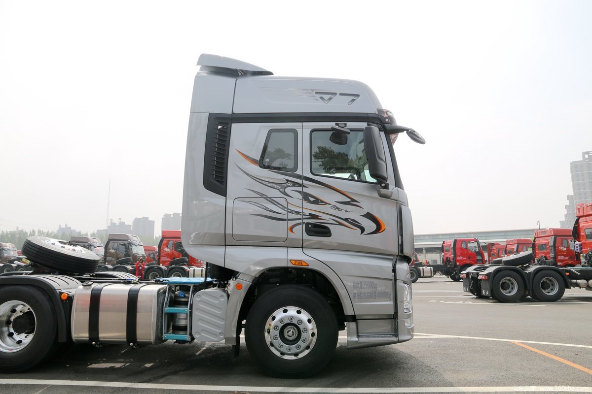 【图】一汽解放 j7重卡 豪华版 550马力 6x4 amt自动挡牵引车(ca4250p