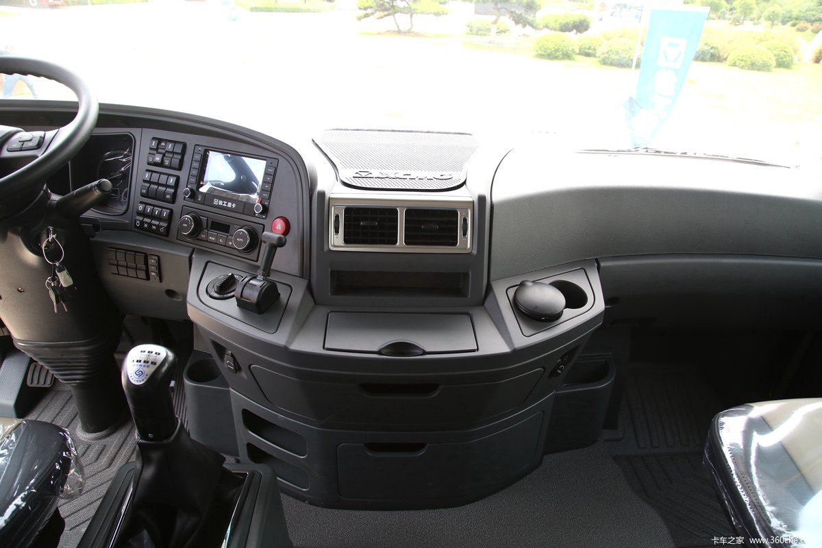 【图】徐工 汉风(汉风)g9 金色年华版 550马力 6x4 牵引车(nxg4251d5