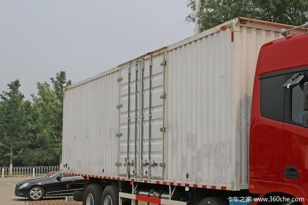欧曼EST载货车限时促销中 优惠0.6万