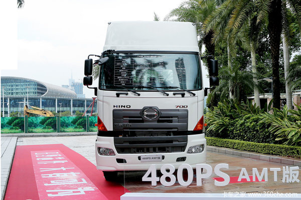 广汽日野 700臻值系 危运版 420马力 6X4牵引车(YC4250SS2PK5W)