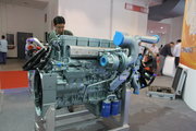 中国重汽D12.34-40 340马力 12L 国四 柴油发动机