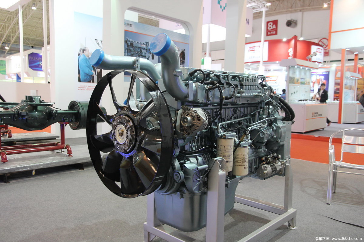 中国重汽D12.38-40 380马力 12L 国四 柴油发动机