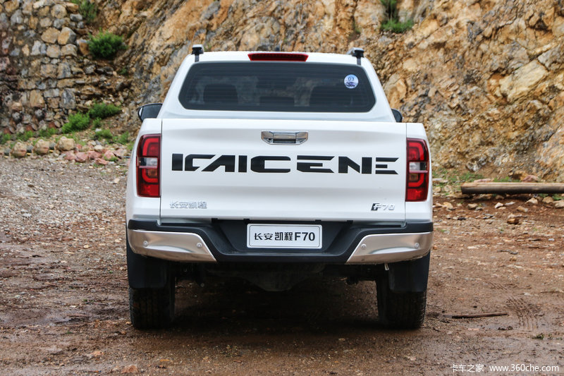 9t柴油 149马力 四驱 标轴双排皮卡_实拍图片_800647_卡车之家