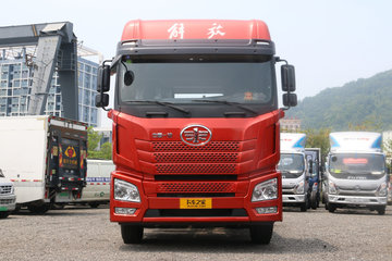 青岛解放 JH6重卡 420马力 6X4牵引车(CA4259P25K2T1E5A80)