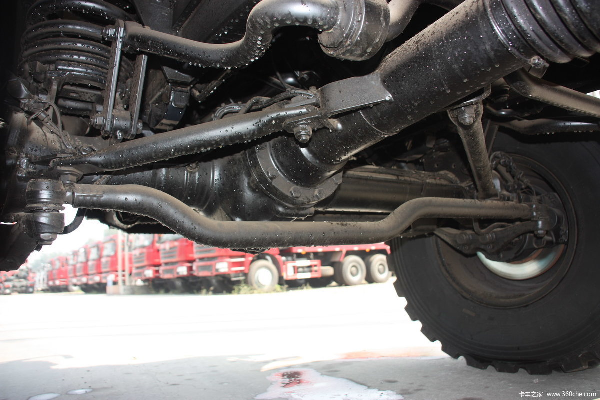 奔驰 乌尼莫克 奔驰unimog系列 218马力 4x4越野卡车(型号u4000) 底盘