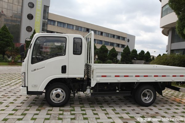 降价促销 解放公狮载货车仅售9.15万。 