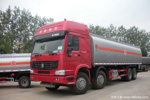 中国重汽 HOWO 336马力 8X4 化工液体运输车(楚胜牌)(CSC5317GHYZ)