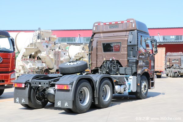 一汽解放 新J6P重卡 领航版 550马力 6X4牵引车(空悬)(CA4250P66K25T1A1E5)