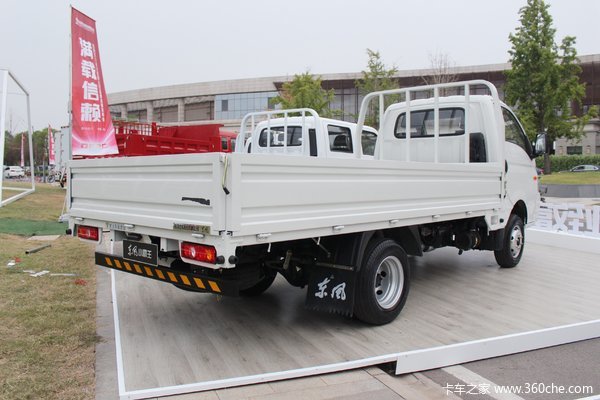 优惠 0.3万 东风小霸王W17载货车促销中