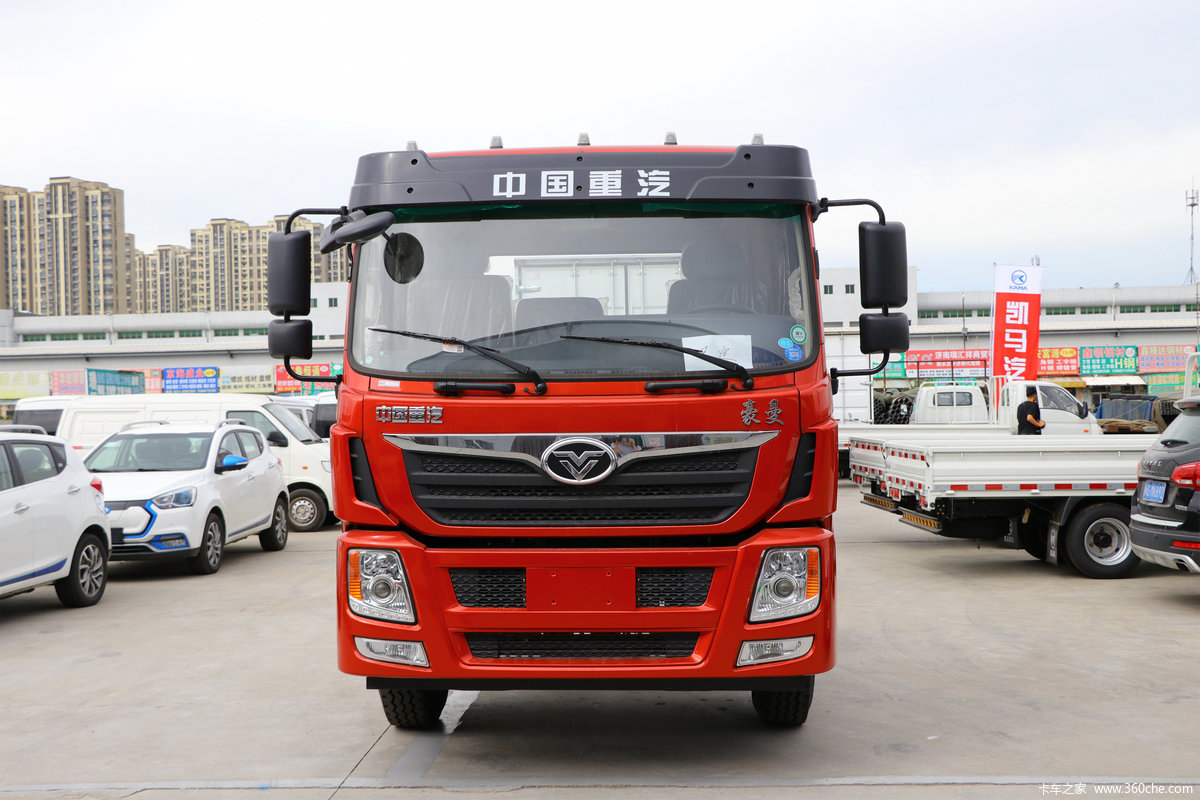 中国重汽 豪曼H5X中卡 220马力 4X2 6.75米仓栅式载货车(国六)