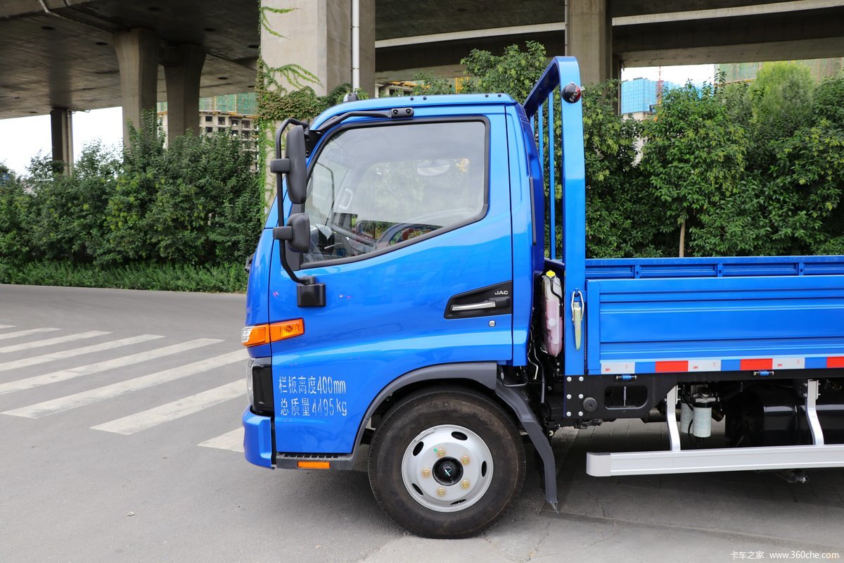 235米单排栏板轻卡(hfc1041p52k3c2v)>外观> > 江淮帅铃 > 帅铃e中体