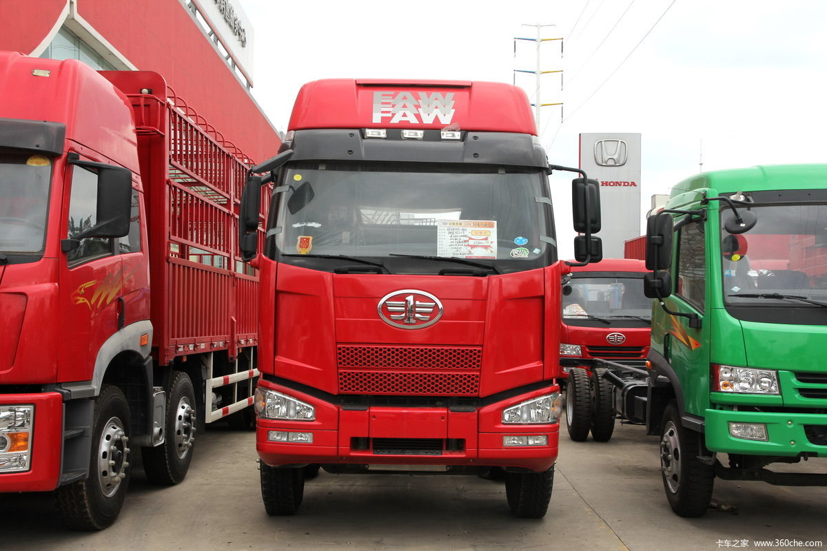 一汽解放 J6P重卡 复合型 420马力 8X4 9.4米栏板载货车