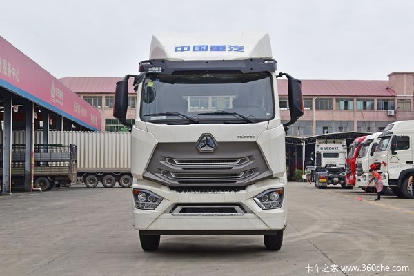 中国重汽 豪沃N5G 250马力 4X2 9.45米冷藏车(ZZ5187XLCK711JF1)