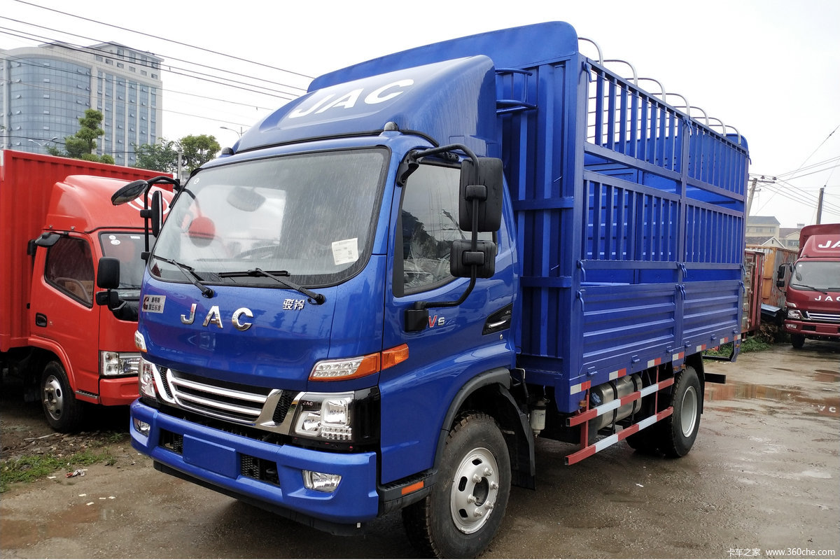 江淮 骏铃V6 156马力 4X2 4.18米桶装垃圾运输车