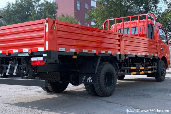 优惠0.3万 上海多利卡5.2米载货车促销中