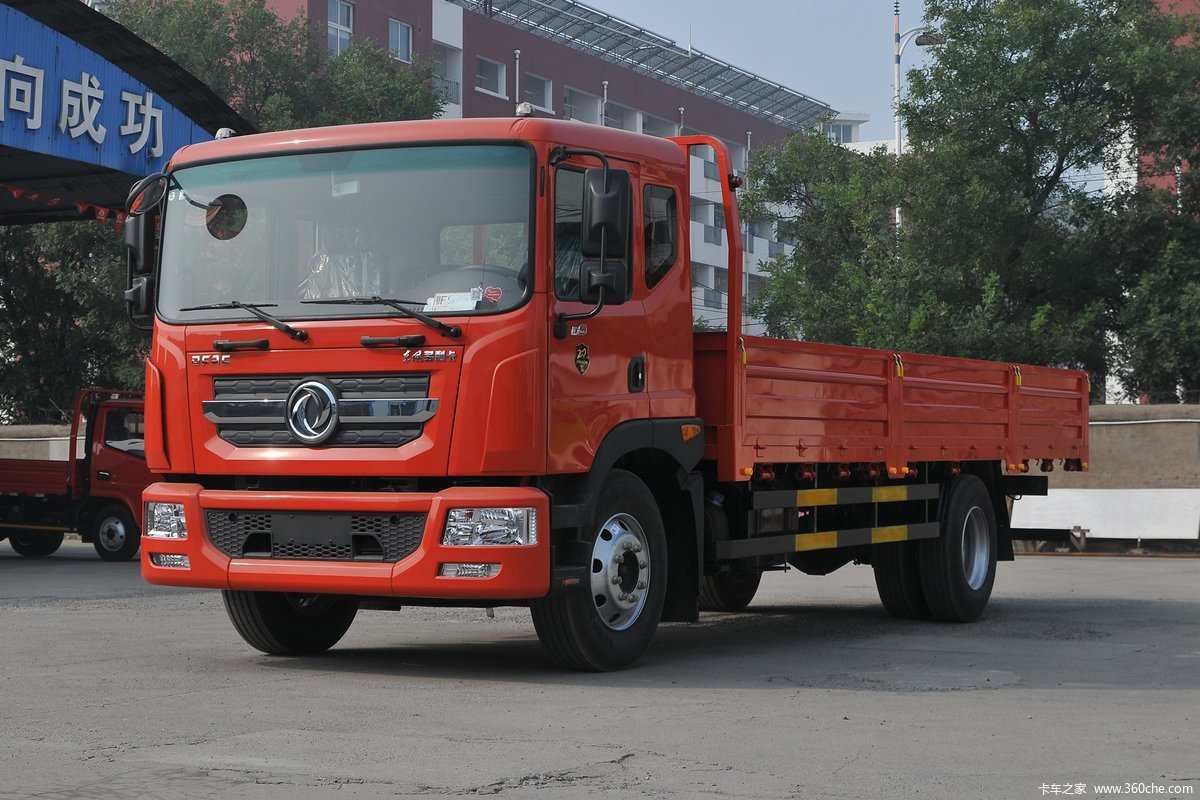 东风 多利卡D9 220马力 4X2 6.8米LNG栏板载货车(国六)