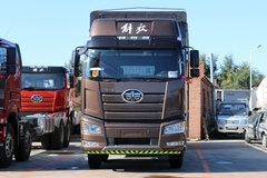 一汽解放 J6P重卡 320马力 6X2 9.4米仓栅式载货车(CA5250CCYP66K1L6T3E5)