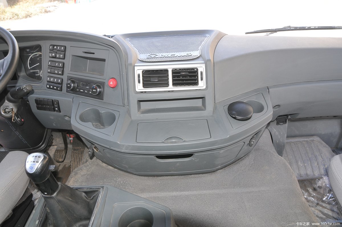 > 徐工重卡 > 汉风g7 > 徐工 汉风(汉风)g7 375马力 6x4危险品牵引车