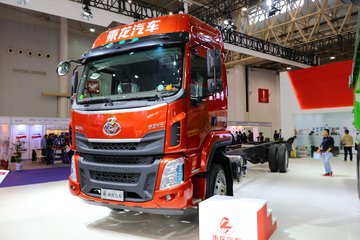 东风柳汽 乘龙H5中卡 245马力 4X2 9.7米厢式载货车(国六)