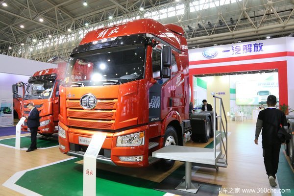 一汽解放 新J6P重卡 550马力 6X4牵引车(CA4250P66K25T1A1E5)