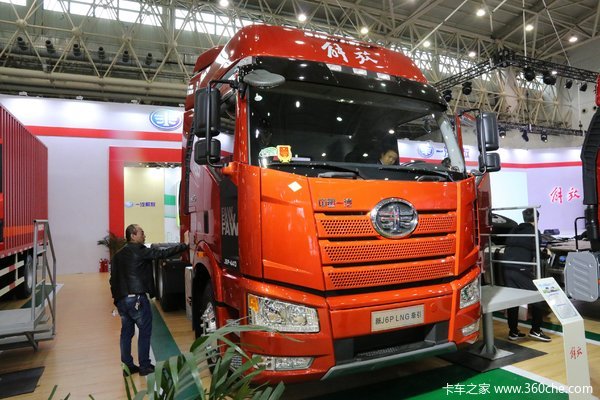 一汽解放 J6P重卡 领航版 460马力 6X4牵引车(CA4250P66K24T1A1E5)