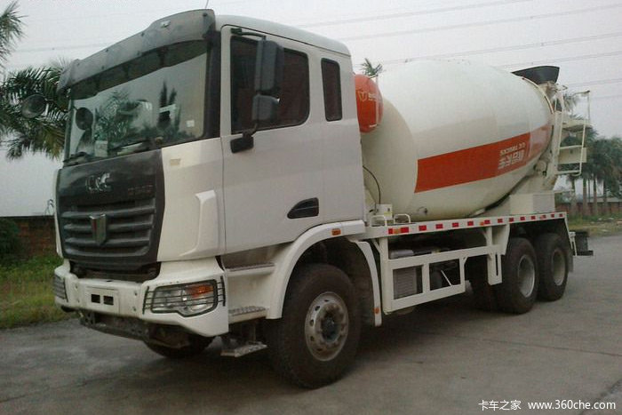 联合卡车U380 380马力 6X4 混凝土搅拌车