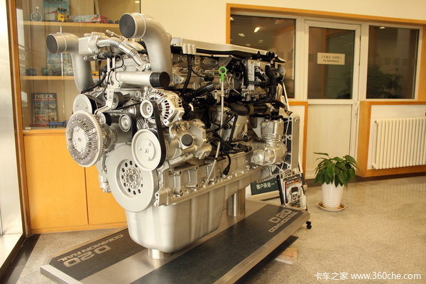 德国曼D2676LF02 480马力 12.36L 国三 柴油发动机