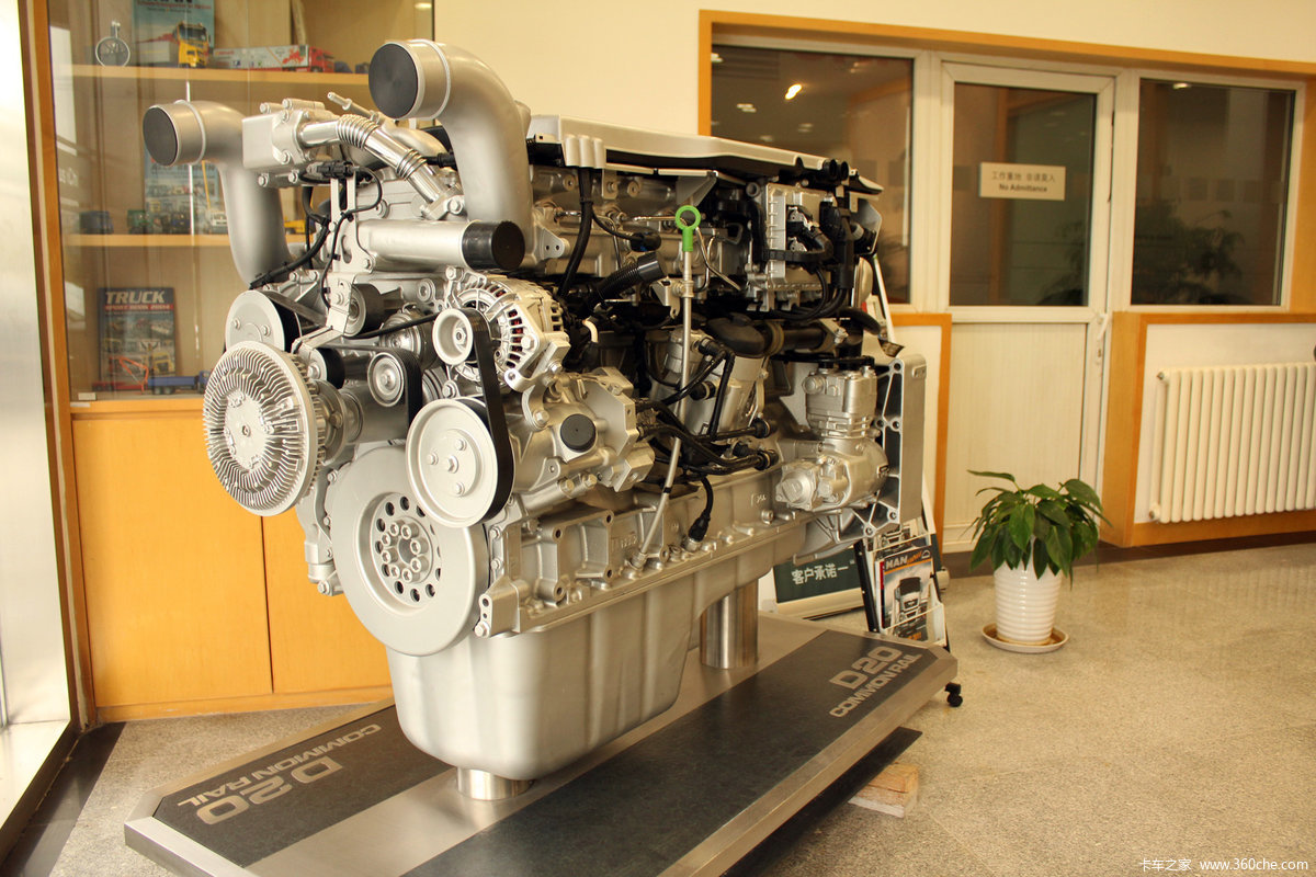 德国曼D2076LF12 480马力 12.41L 国五 柴油发动机