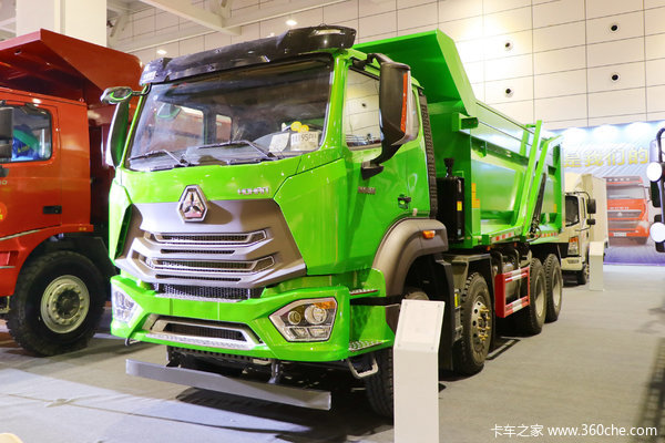 中国重汽 豪瀚N6G重卡 380马力 8X4 5.8米自卸车(ZZ3315N286WE1)