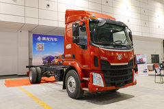 东风柳汽 新乘龙M3中卡 185马力 4X2 6.2米栏板载货车(LZ1160M3AB)