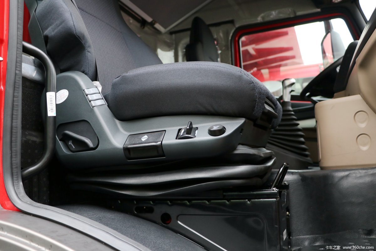 【图】中国重汽 豪瀚n5w中卡 标运版 220马力 4x2 6.