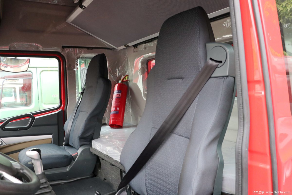 【图】中国重汽 豪瀚n5w中卡 标运版 220马力 4x2 6.