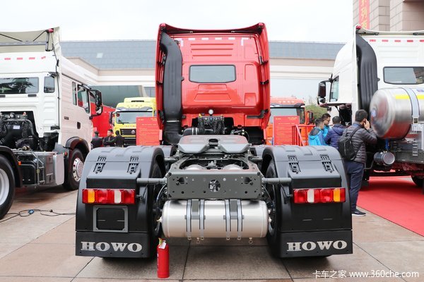 优惠 0.5万 重汽HOWO T7H牵引车促销中