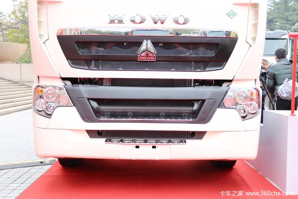 降价促销 HOWO T7H牵引车仅售31.70万  