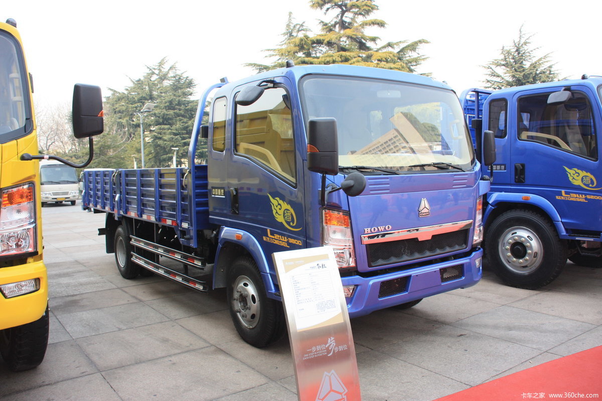 中国重汽HOWO 悍将 重载版 170马力 6.2米排半栏板载货车(10挡)