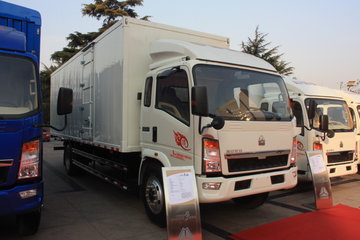 中国重汽HOWO 悍将中卡 160马力 4X2 7.8米厢式载货车(ZZ5167XXYG5615C1) 卡车图片