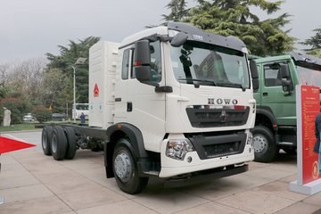 中國重汽HOWO TX5 6X4 單排純電動環衛車底盤314kWh