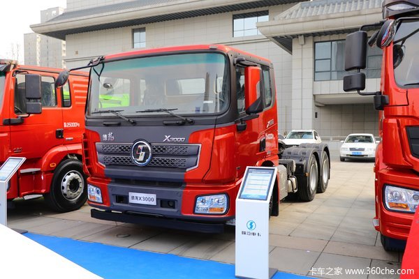 陕汽重卡 德龙新M3000 轻量化版 400马力 6X4牵引车(低顶)(SX4250MB4Q1)